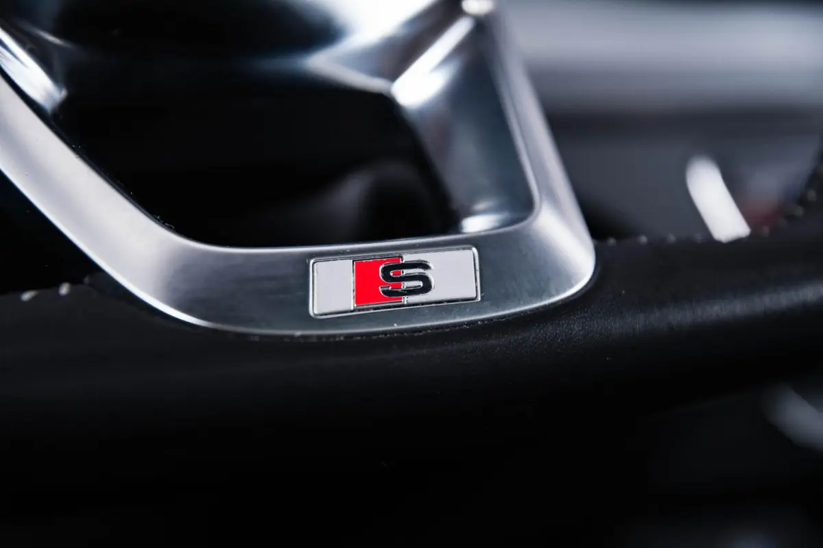 55 TFSI e quattro Competition Panoramadak - Akoestisch glas - Audi soundsystem - Head up - Stoelverwarming - Assistentiepakket 'City en Parking' - Cruise Control - Parkeerassistent -