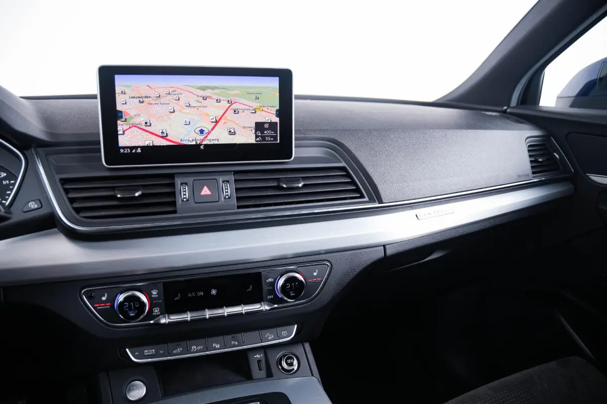 55 TFSI e quattro Competition Panoramadak - Akoestisch glas - Audi soundsystem - Head up - Stoelverwarming - Assistentiepakket 'City en Parking' - Cruise Control - Parkeerassistent -