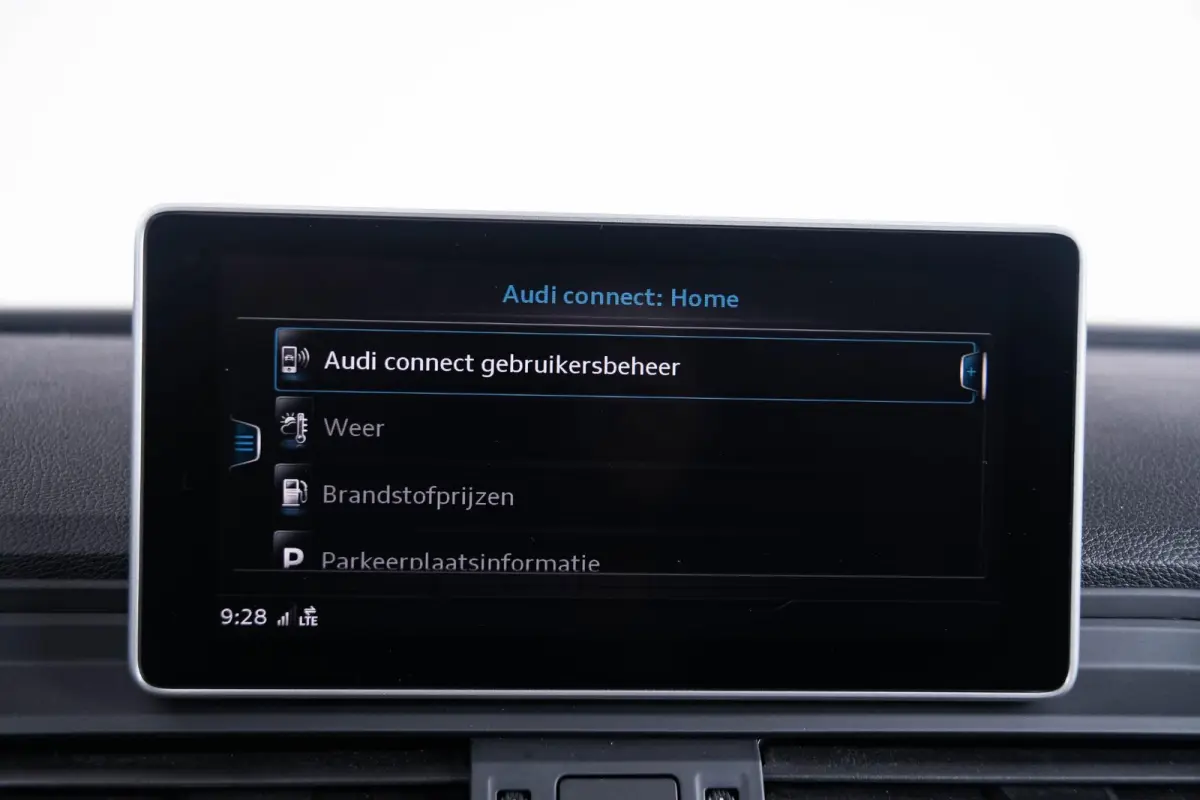 55 TFSI e quattro Competition Panoramadak - Akoestisch glas - Audi soundsystem - Head up - Stoelverwarming - Assistentiepakket 'City en Parking' - Cruise Control - Parkeerassistent -