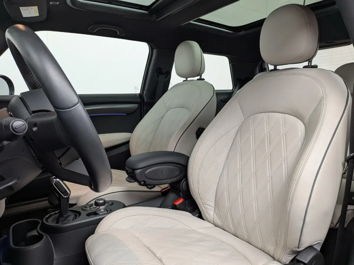 Mini Yours 33 kWh | Pano | SOH 100% | Leder | Stoelverwarming | HUD