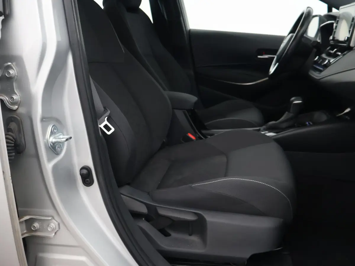 1.8 HYBRID AUT. ACTIVE + ADAPTIVE CRUISE | CAMERA | NAVIGATIE | DAB