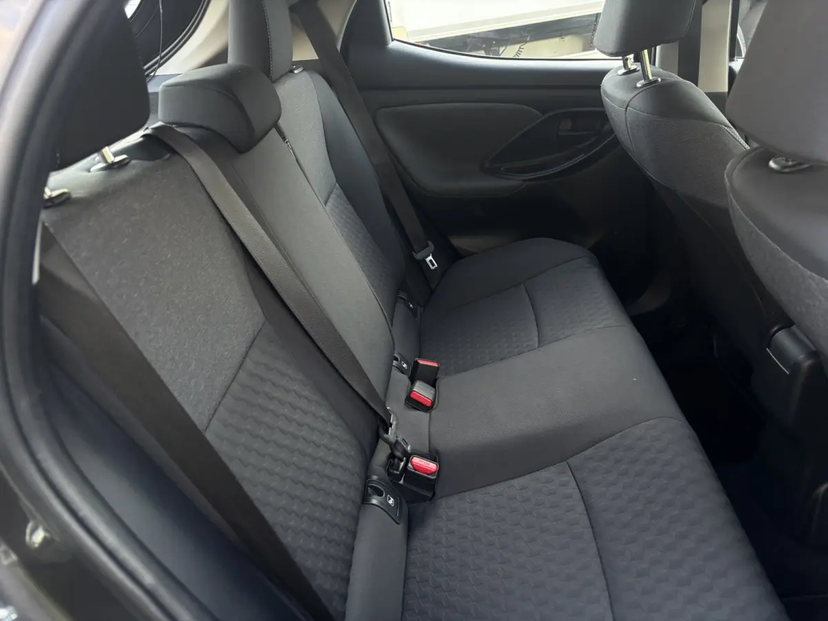 1.5 Hybrid Dynamic Achteruitrijcamera / Cruise control / Keyless entry.
