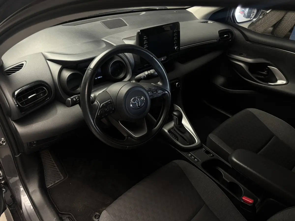 1.5 Hybrid Dynamic Camera/ cruise control
