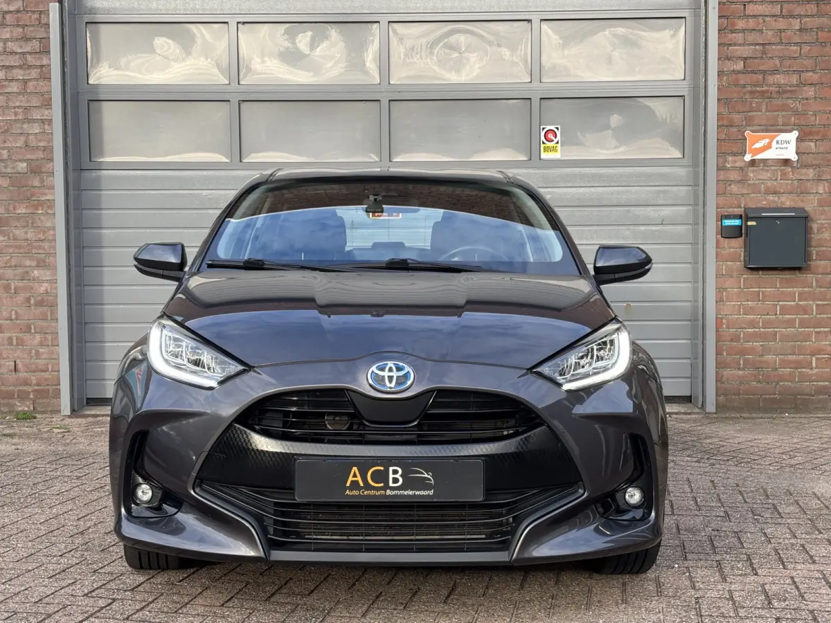 1.5 Hybrid Dynamic Achteruitrijcamera / Cruise control / Keyless entry.