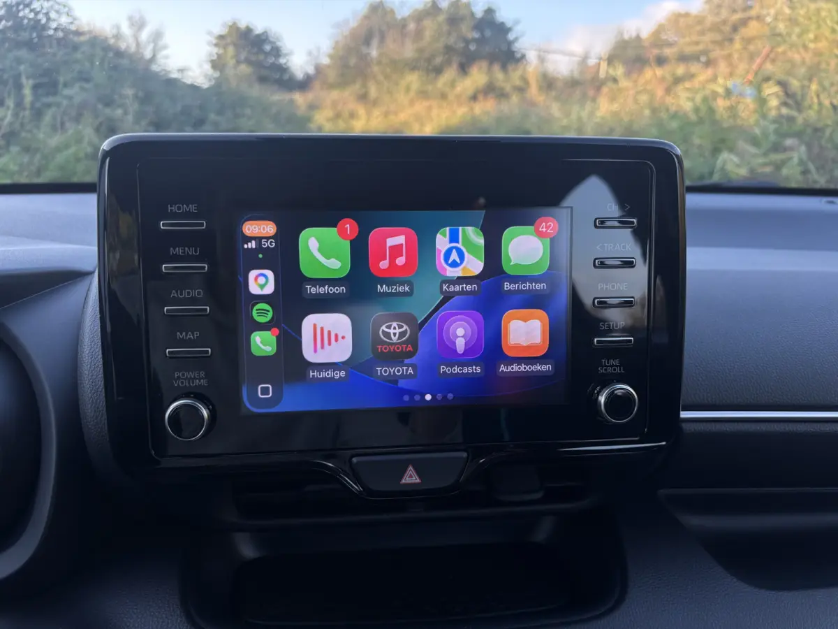 1.5 Hybrid Dynamic Achteruitrijcamera / Cruise control / Keyless entry.