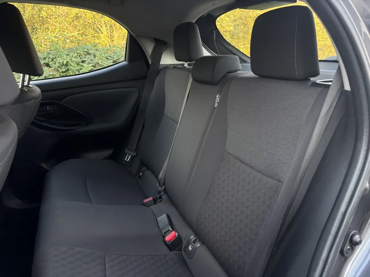 1.5 Hybrid Dynamic Achteruitrijcamera / Cruise control / Keyless entry.