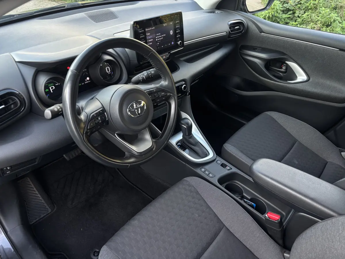 1.5 Hybrid Dynamic Achteruitrijcamera / Cruise control / Keyless entry.