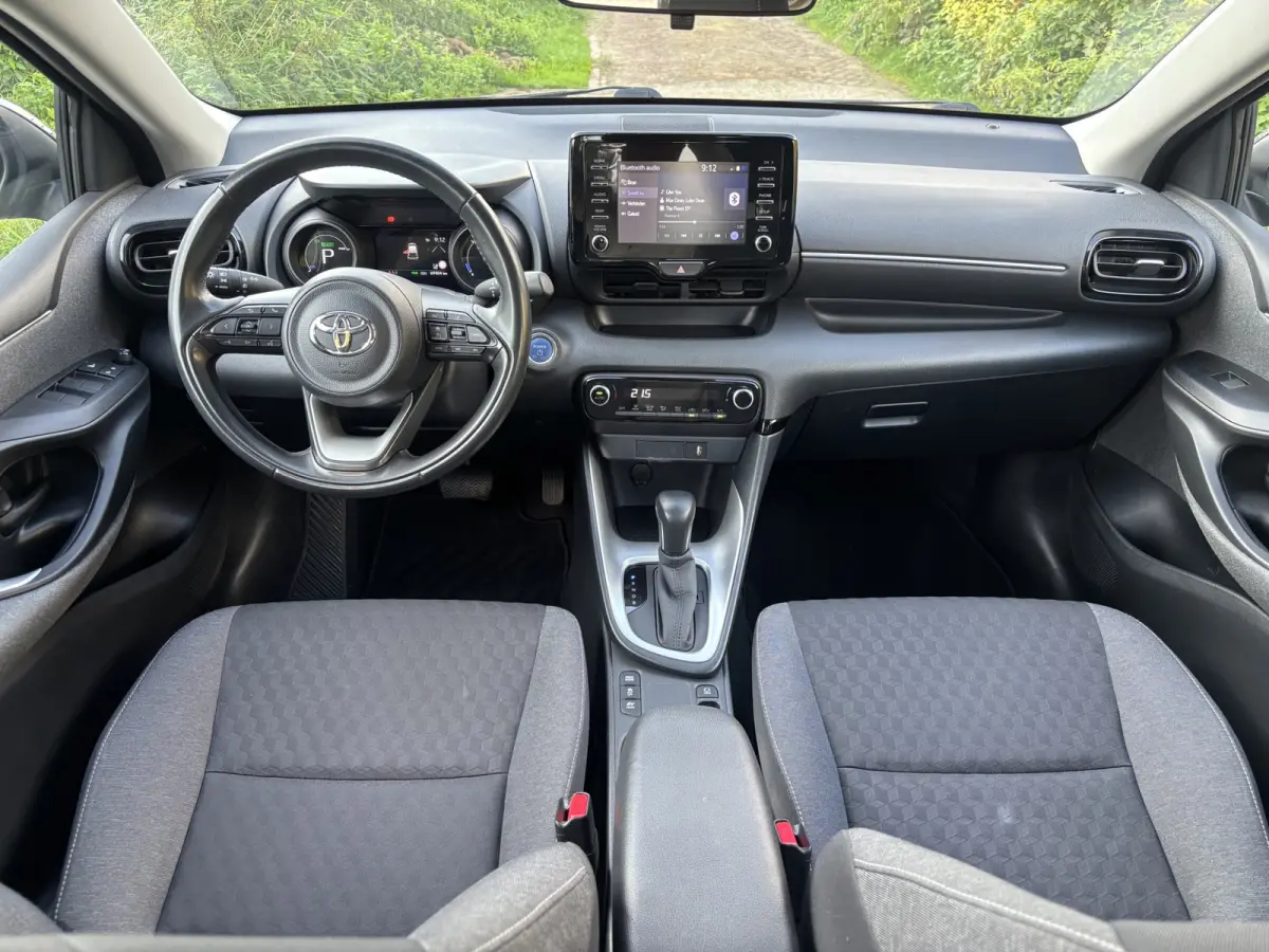 1.5 Hybrid Dynamic Achteruitrijcamera / Cruise control / Keyless entry.