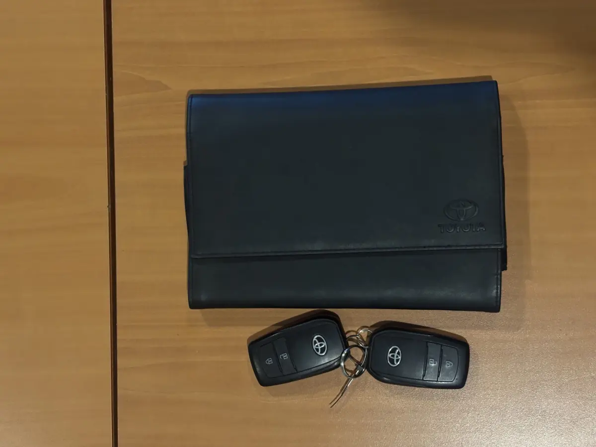 1.5 Hybrid Dynamic Achteruitrijcamera / Cruise control / Keyless entry.