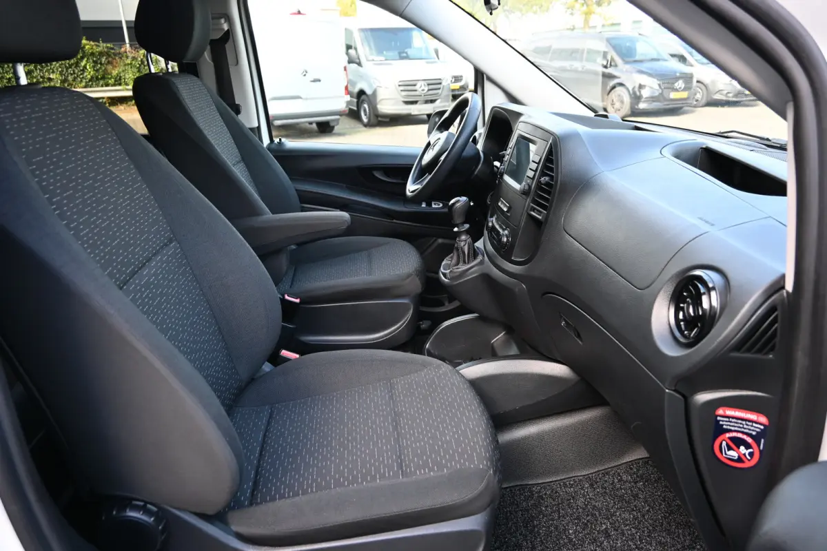 116 CDI L2 DC LED, Apple Carplay/Android Auto