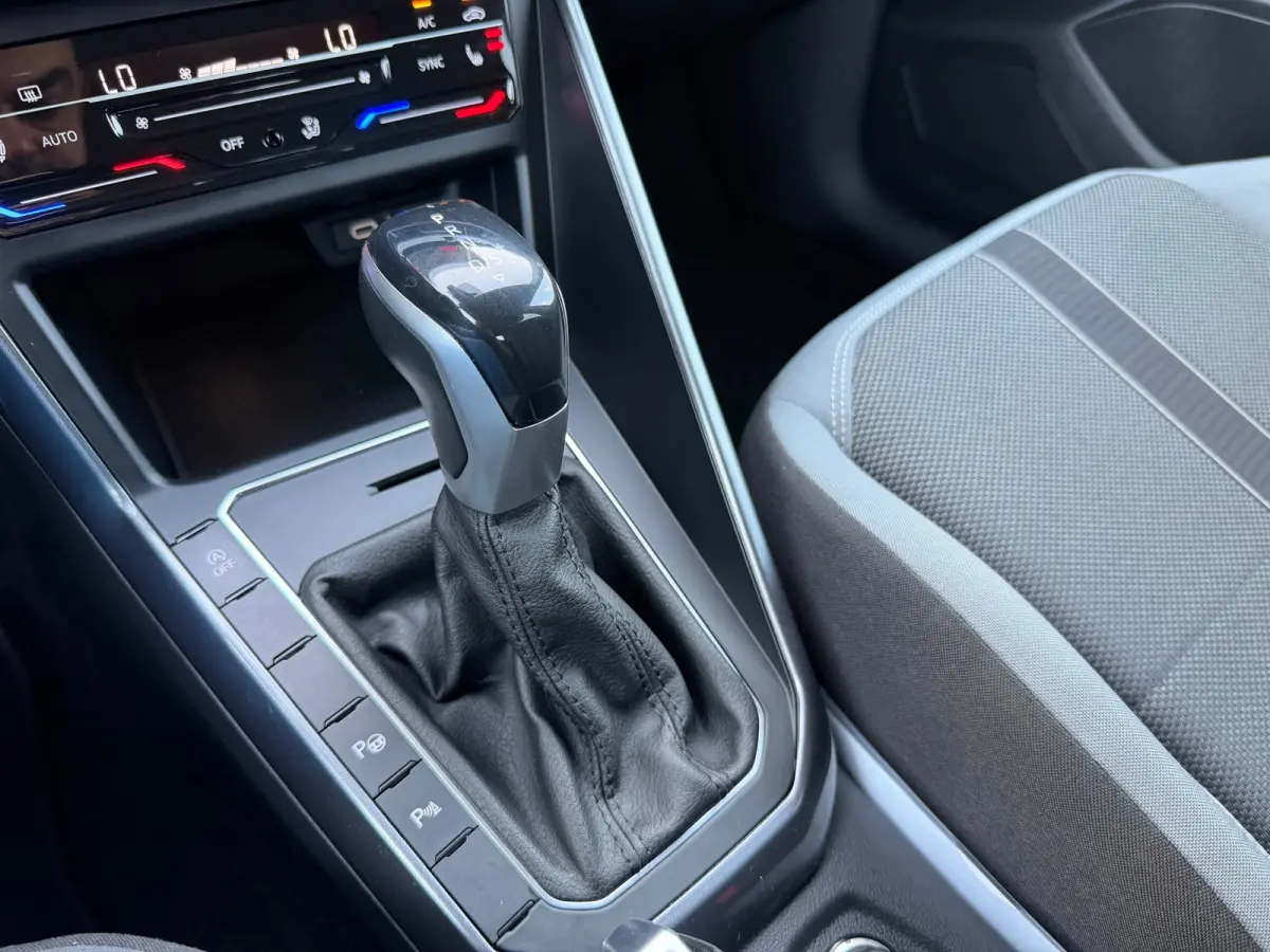 1.0 TSI Life Business DSG-7 | IQ Light LED | Carplay | Adaptive Cruise | Stoelverwarming | Parksens | BTW Auto