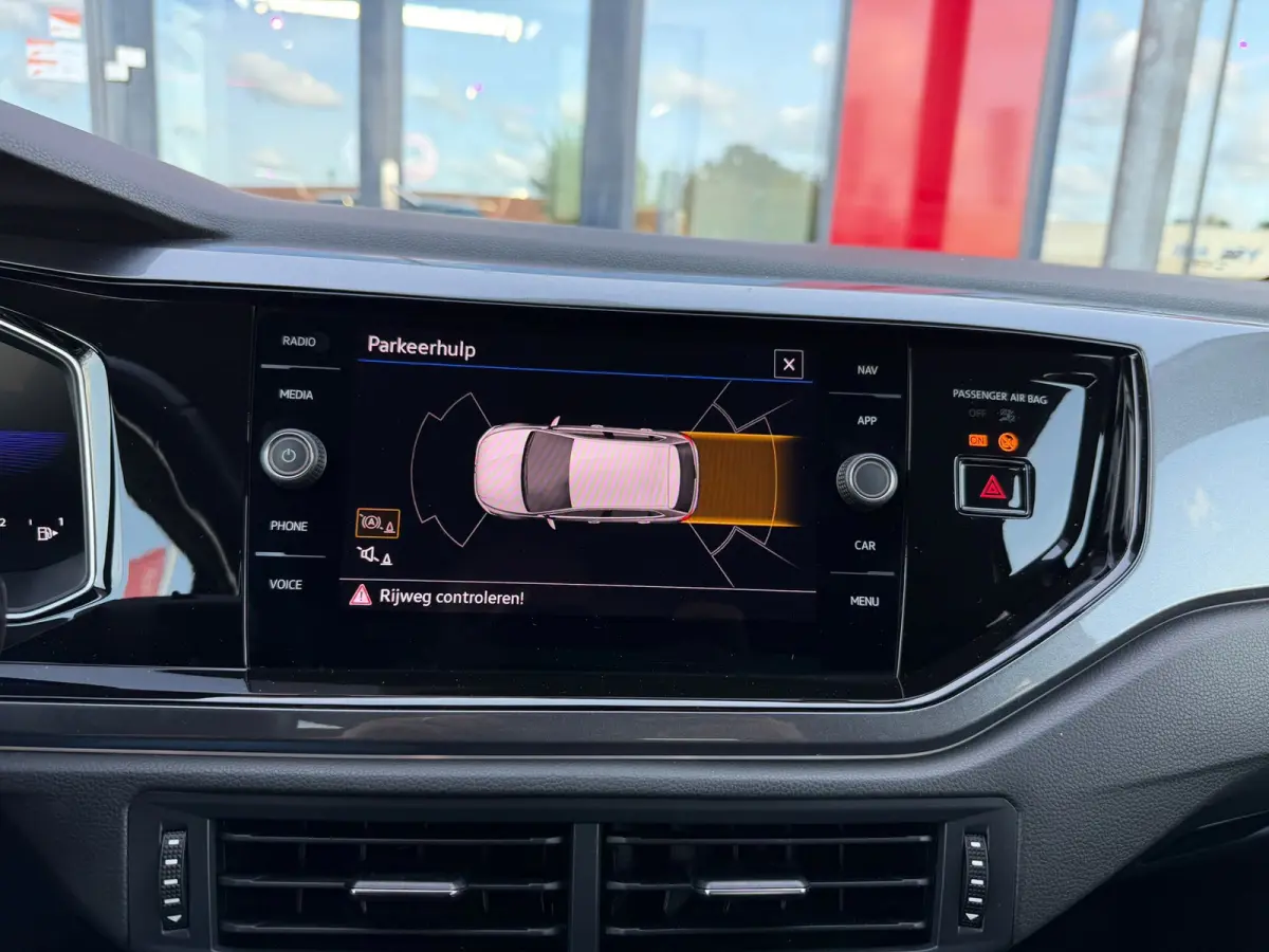 1.0 TSI Life Business DSG-7 | IQ Light LED | Carplay | Adaptive Cruise | Stoelverwarming | Parksens | BTW Auto