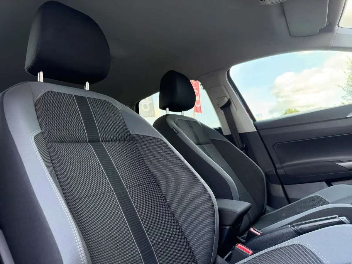 1.0 TSI Life Business DSG-7 | IQ Light LED | Carplay | Adaptive Cruise | Stoelverwarming | Parksens | BTW Auto