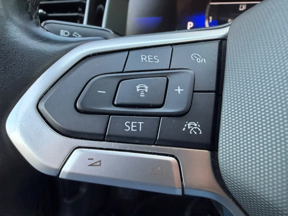 1.0 TSI Life Business DSG-7 | IQ Light LED | Carplay | Adaptive Cruise | Stoelverwarming | Parksens | BTW Auto