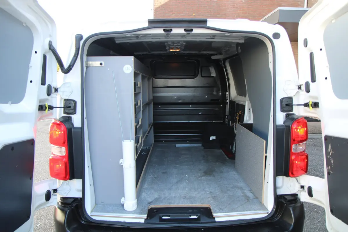 2.0 CDTI L2H1 Edition 122PK Automaat / Camera / Navi / App connect
