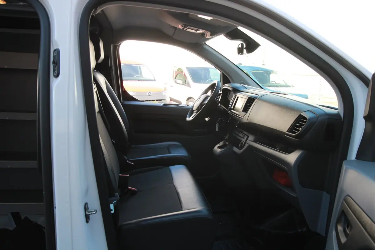 2.0 CDTI L2H1 Edition 122PK Automaat / Camera / Navi / App connect