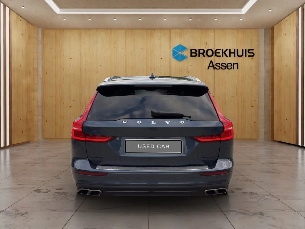 2.0 T4 Momentum Pro | Trekhaak | Camera | Stoelverwarming | Adaptieve Cruise Control | Extra getint glas |