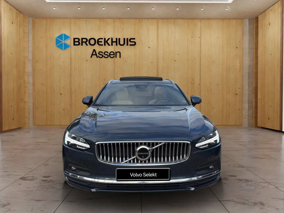 B5 Plus Bright | Harman Kardon | Trekhaak | Camera | Stoel + Stuur Verwarming | Panoramadak |