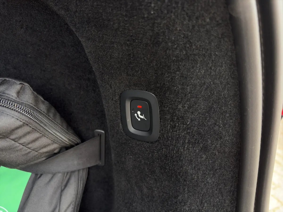 B5 Plus Bright | Harman Kardon | Trekhaak | Camera | Stoel + Stuur Verwarming | Panoramadak |