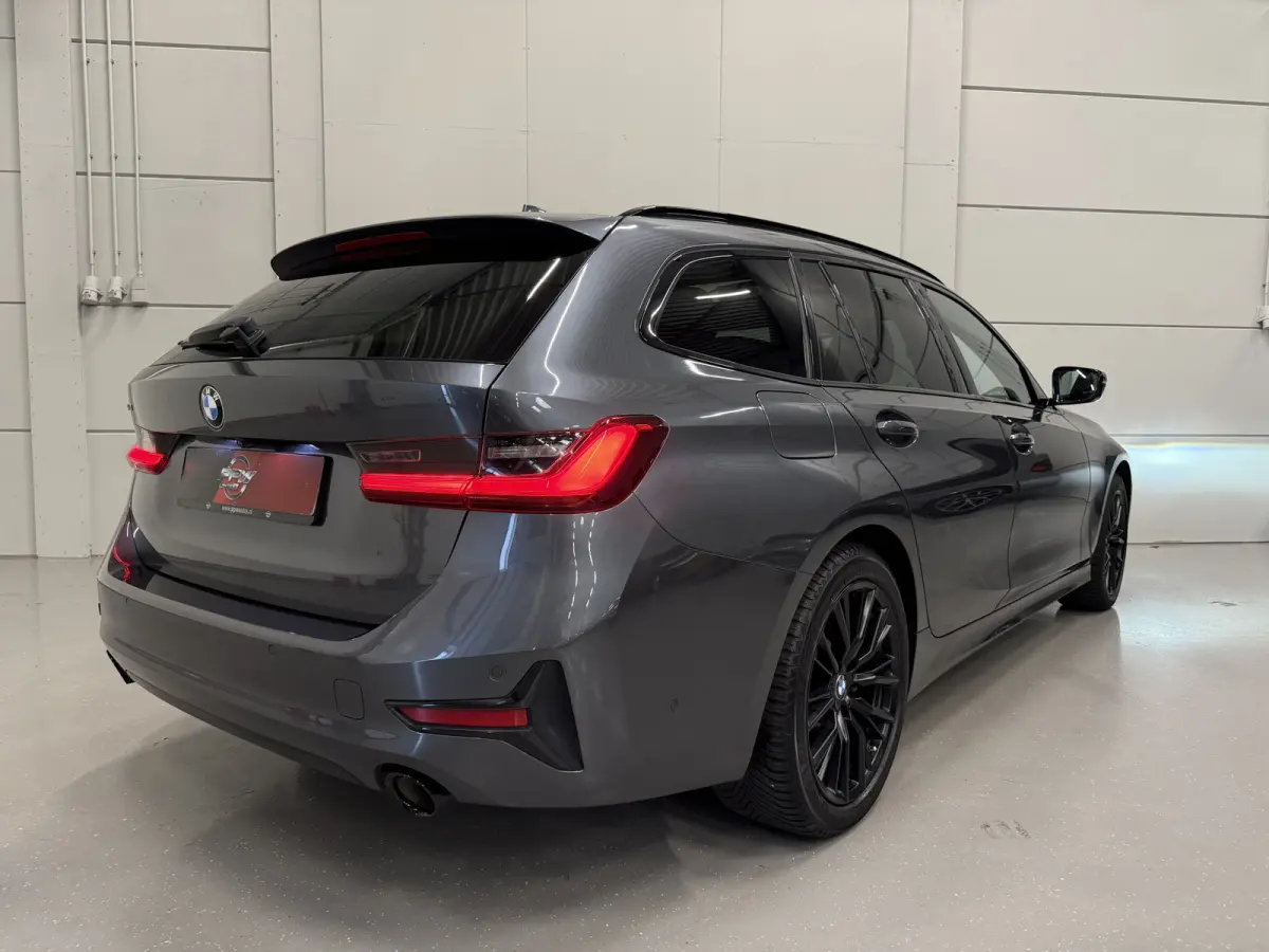 330e xDrive High Exe PANO/TREKHAAK/H&K/MEMORY/ACC/CAMERA/LEER-SPORT/SFEER/LED/18"M-SPORT BLACK/DONKERE-HEMEL/SHADOW-LINE/MINERALGRAU/SPORT-LINE/ABSOLUTE NIEUWSTAAT