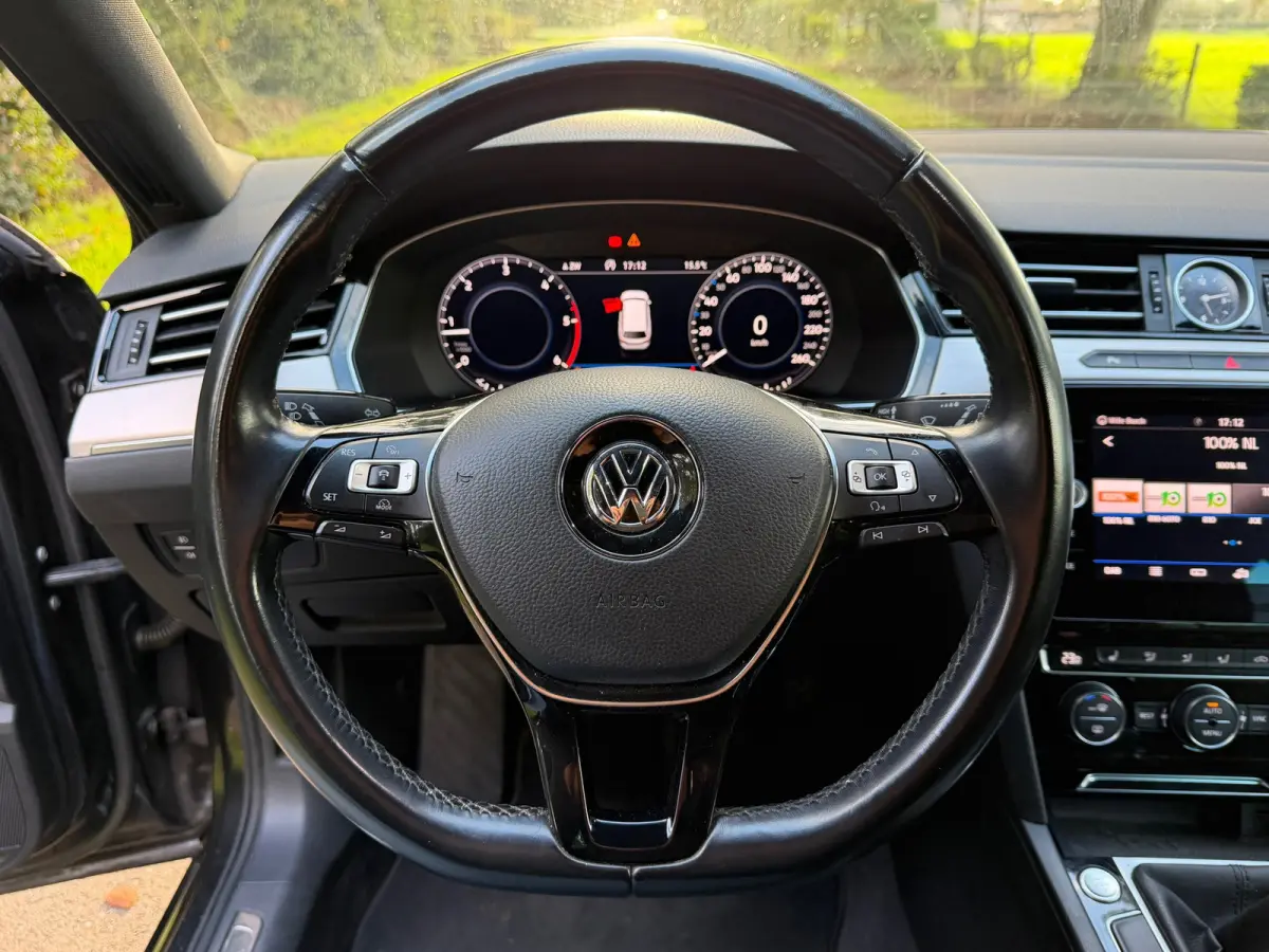 1.6 TDI Highline Business R | Navi + Cruise control Nu € 10.275 Inclusief BTW,- !!!