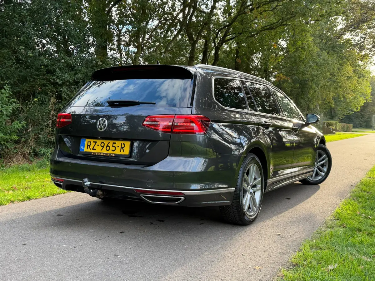 1.6 TDI Highline Business R | Navi + Cruise control Nu € 10.275 Inclusief BTW,- !!!