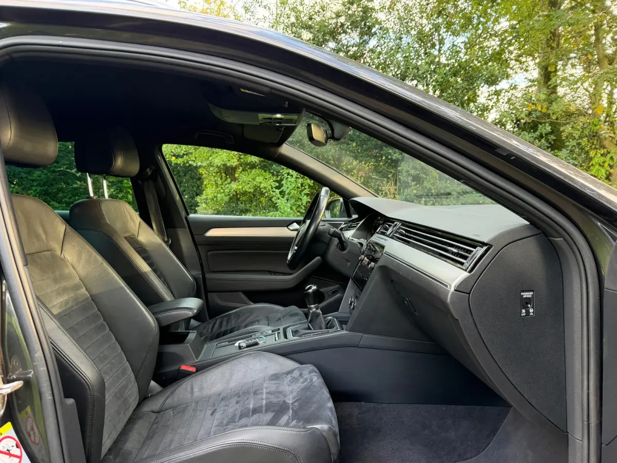 1.6 TDI Highline Business R | Navi + Cruise control Nu € 10.275 Inclusief BTW,- !!!