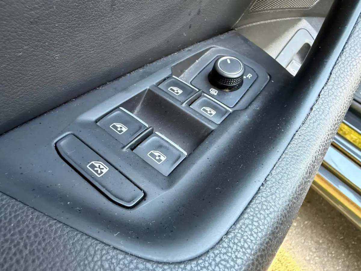 1.6 TDI Highline Business R | Navi + Cruise control Nu € 10.275 Inclusief BTW,- !!!