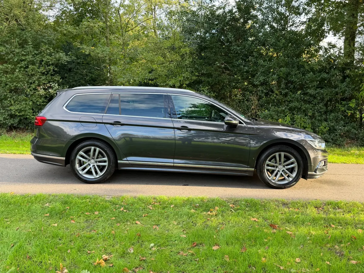 1.6 TDI Highline Business R | Navi + Cruise control Nu € 10.275 Inclusief BTW,- !!!