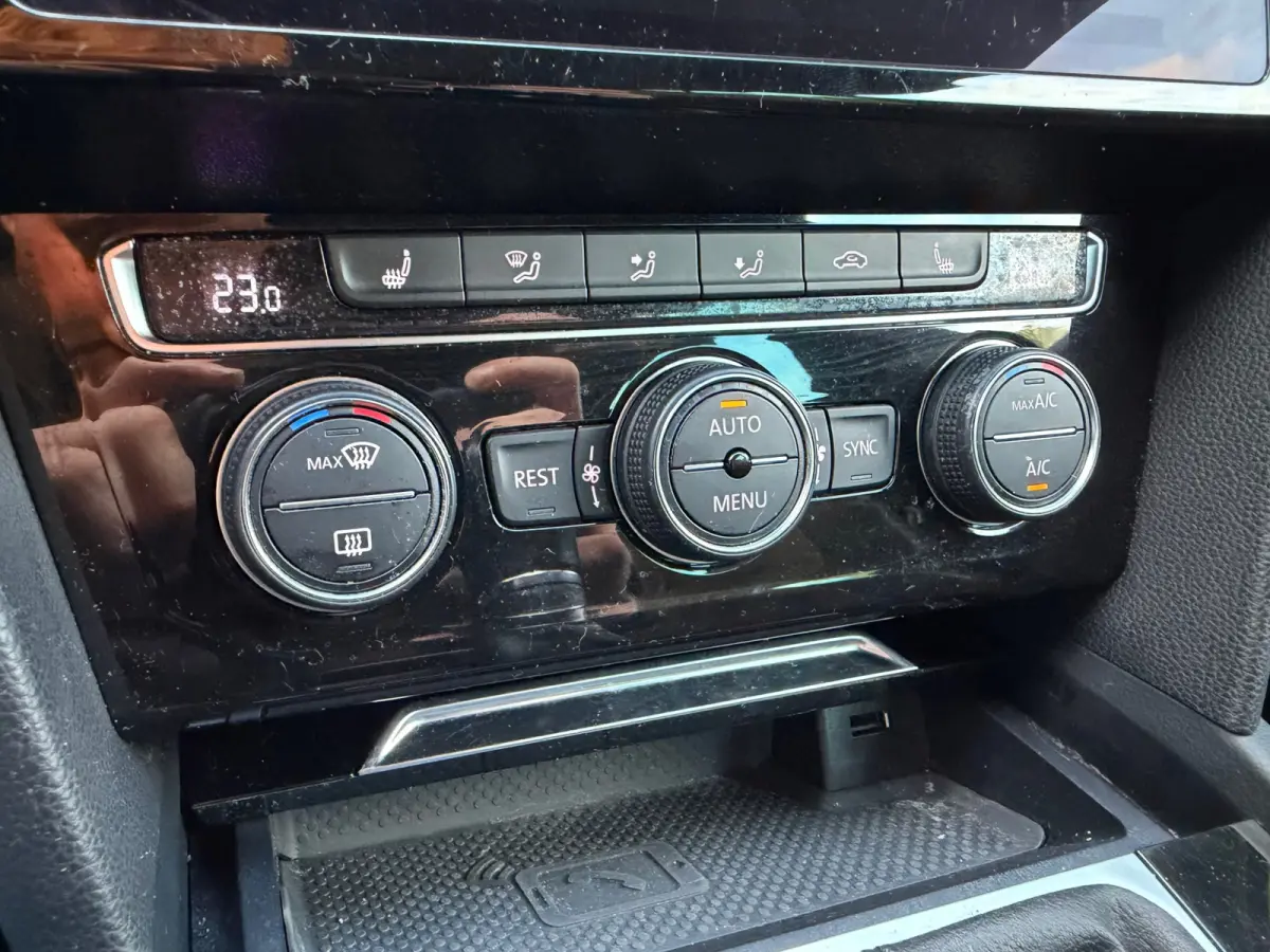 1.6 TDI Highline Business R | Navi + Cruise control Nu € 10.275 Inclusief BTW,- !!!