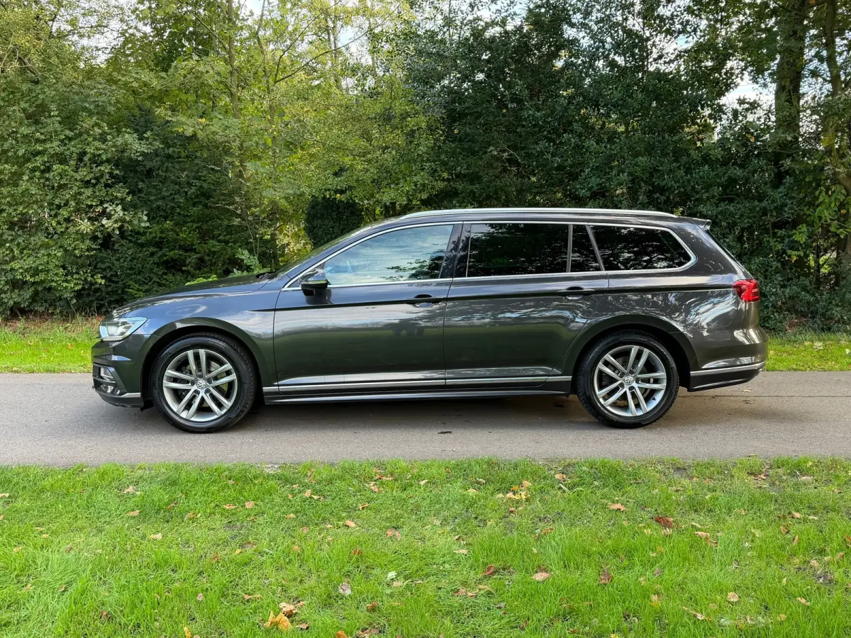 1.6 TDI Highline Business R | Navi + Cruise control Nu € 10.275 Inclusief BTW,- !!!