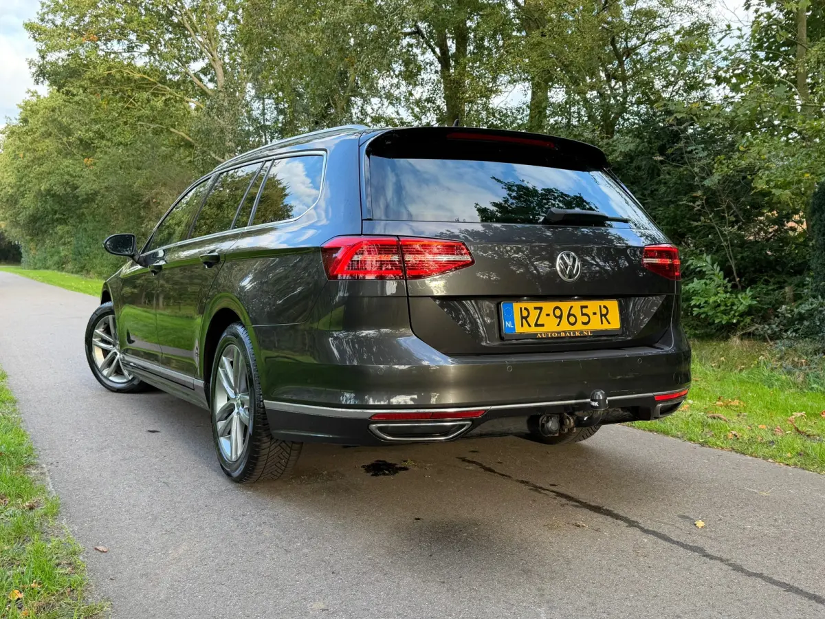 1.6 TDI Highline Business R | Navi + Cruise control Nu € 10.275 Inclusief BTW,- !!!
