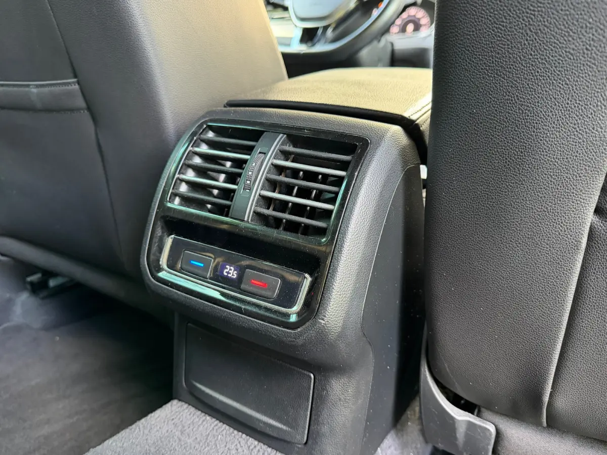 1.6 TDI Highline Business R | Navi + Cruise control Nu € 10.275 Inclusief BTW,- !!!