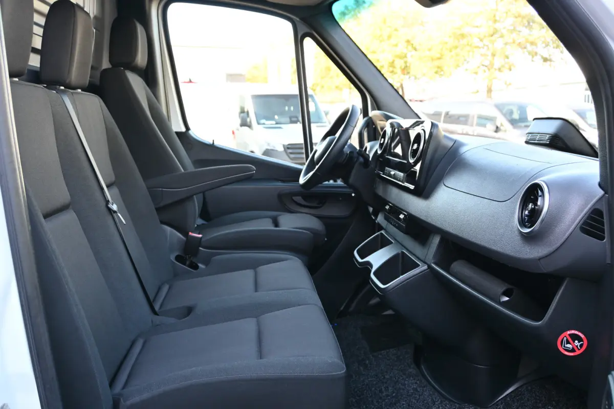 317 CDI L2H2 Pro LED, Geveerde stoel, Navigatie met camera