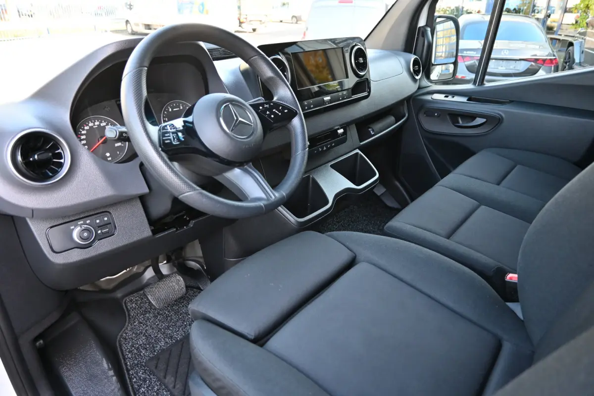 317 CDI L2H2 Pro LED, Geveerde stoel, Navigatie met camera