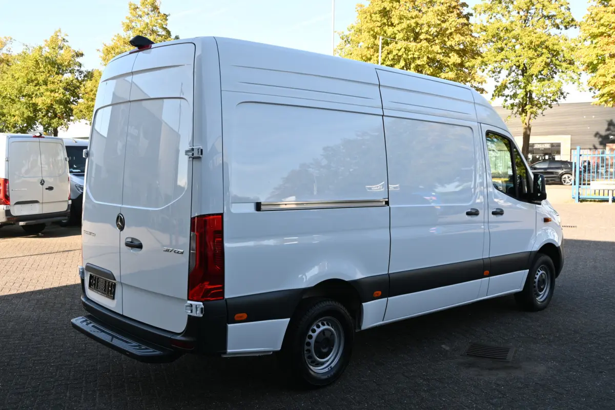 317 CDI L2H2 Pro LED, Geveerde stoel, Navigatie met camera