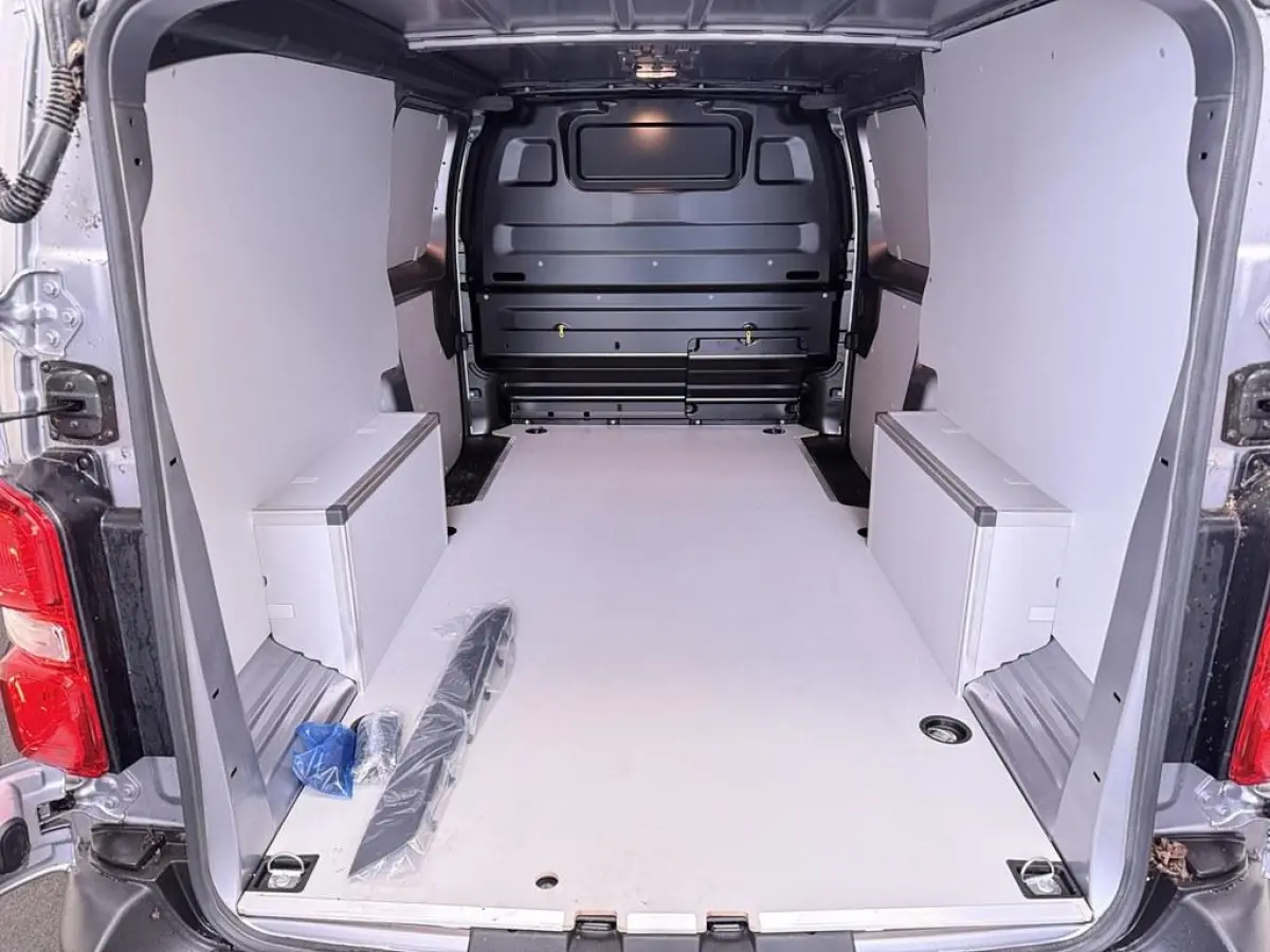 Electric L3 75 kWh Automaat Winterpakket/Ecc/Nav/Camera Nieuwe bus !