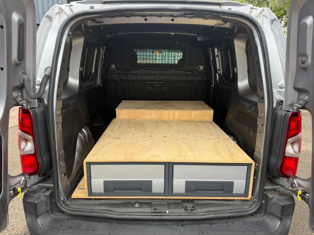 1.6 BlueHDI Premium / Trekhaak / App connect / Cruise / Laadvloer dubbel