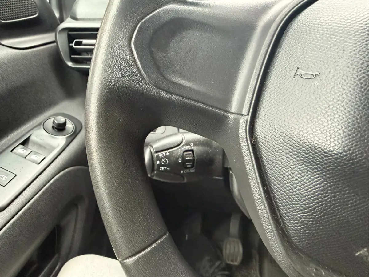 1.6 BlueHDI Premium / Trekhaak / App connect / Cruise / Laadvloer dubbel