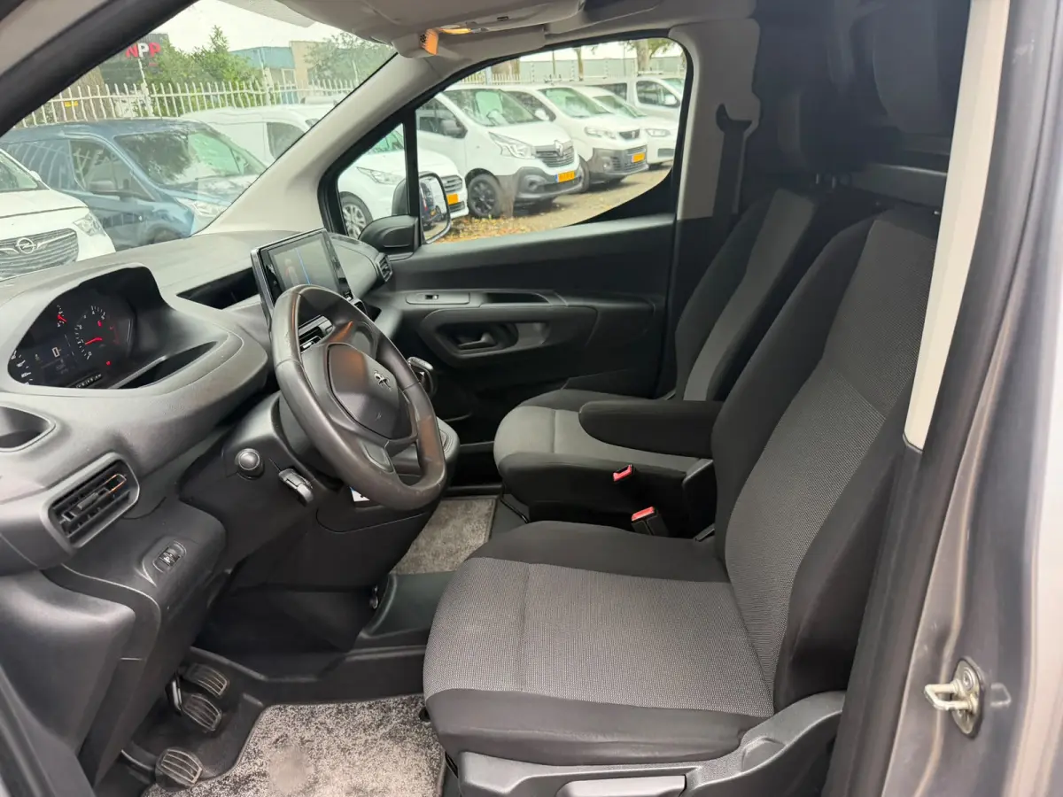 1.6 BlueHDI Premium / Trekhaak / App connect / Cruise / Laadvloer dubbel