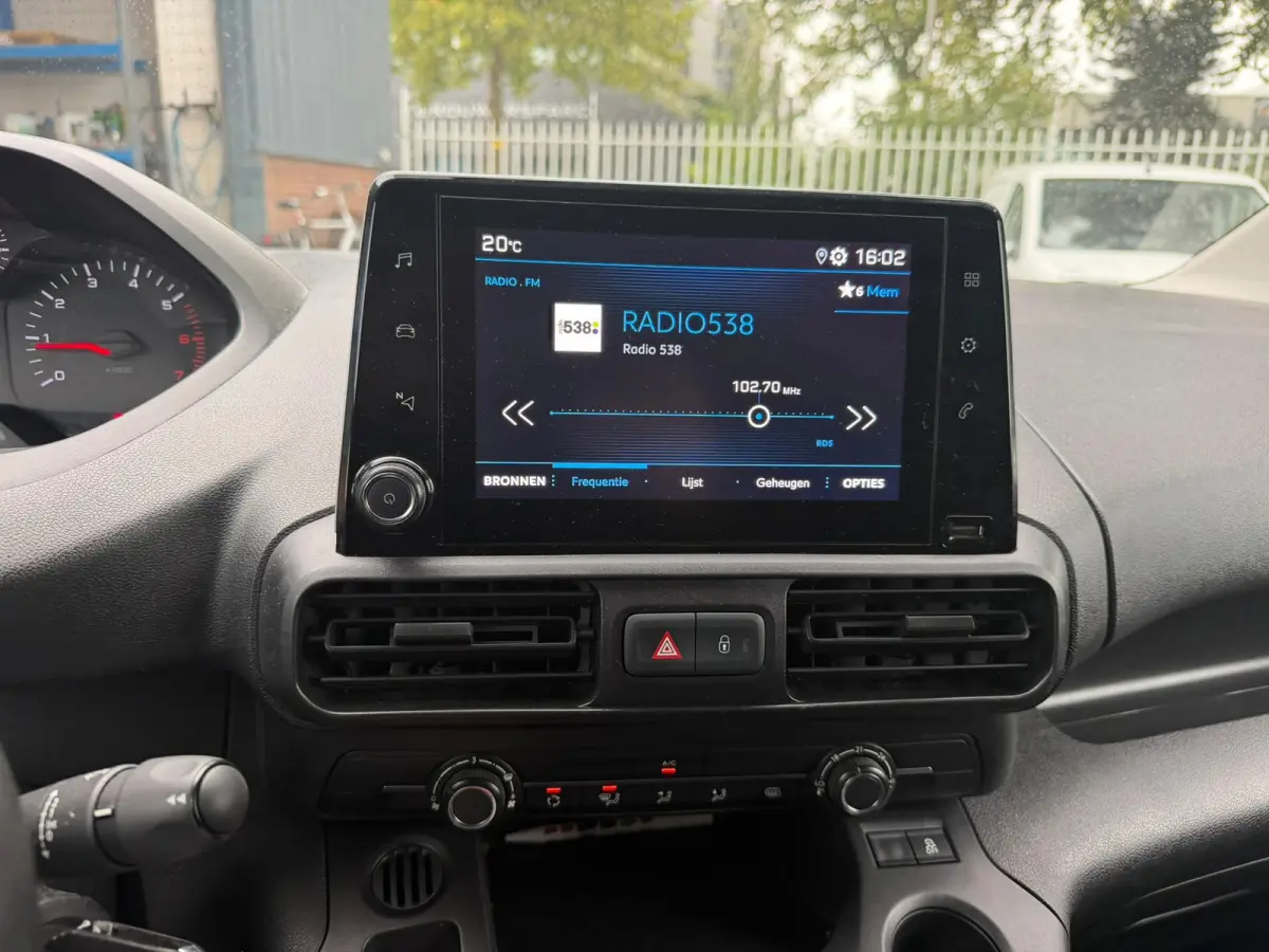 1.6 BlueHDI Premium / Trekhaak / App connect / Cruise / Laadvloer dubbel
