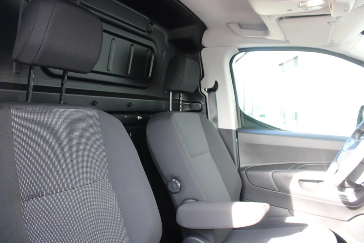 136 L2 50kWh | Fase 3 laden | SOH 98% | Camera | Long | L2 | 3.000km | Bluetooth | Parkeersensoren |
