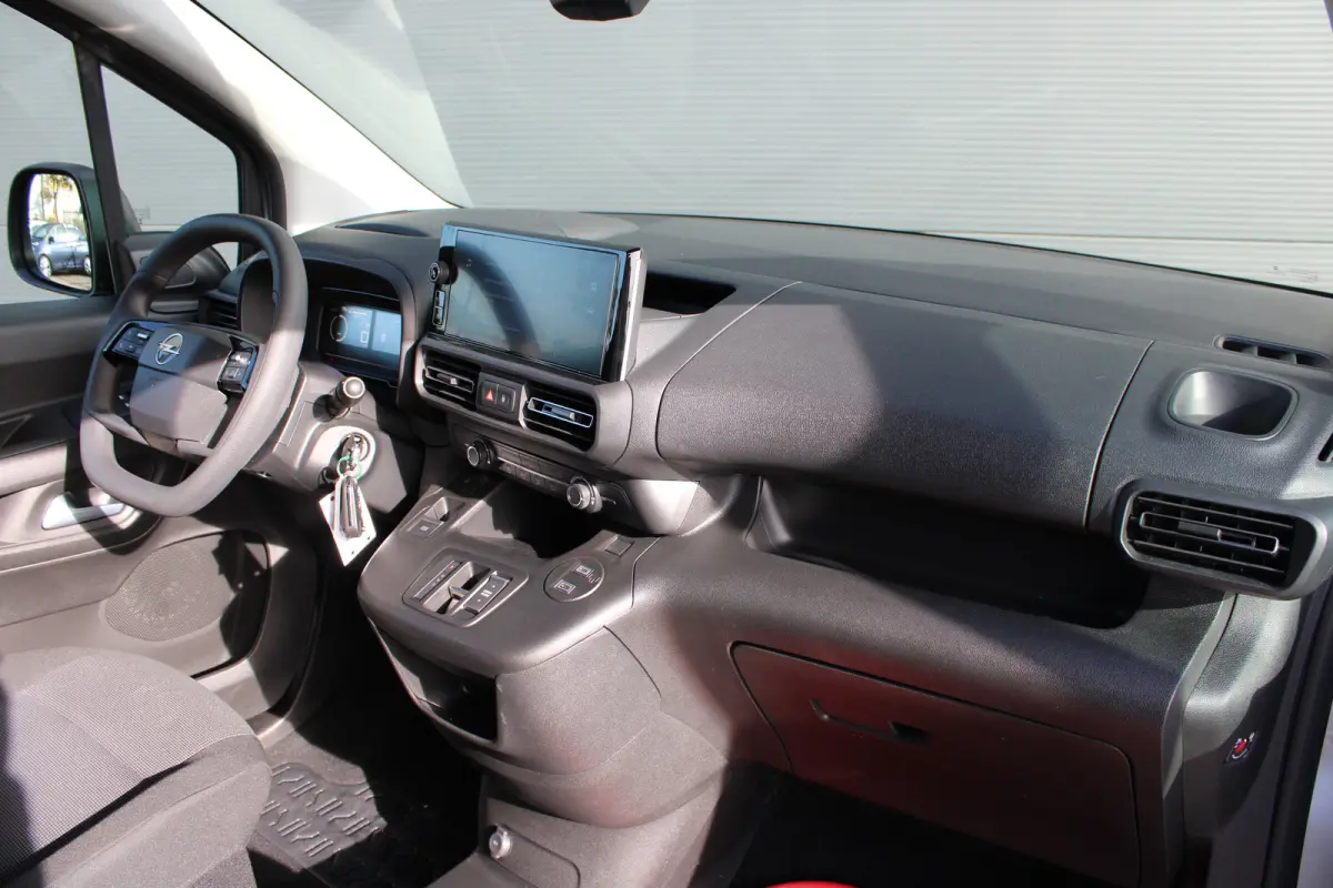 136 L2 50kWh | Fase 3 laden | SOH 98% | Camera | Long | L2 | 3.000km | Bluetooth | Parkeersensoren |