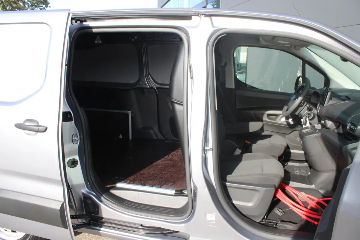 136 L2 50kWh | Fase 3 laden | SOH 98% | Camera | Long | L2 | 3.000km | Bluetooth | Parkeersensoren |