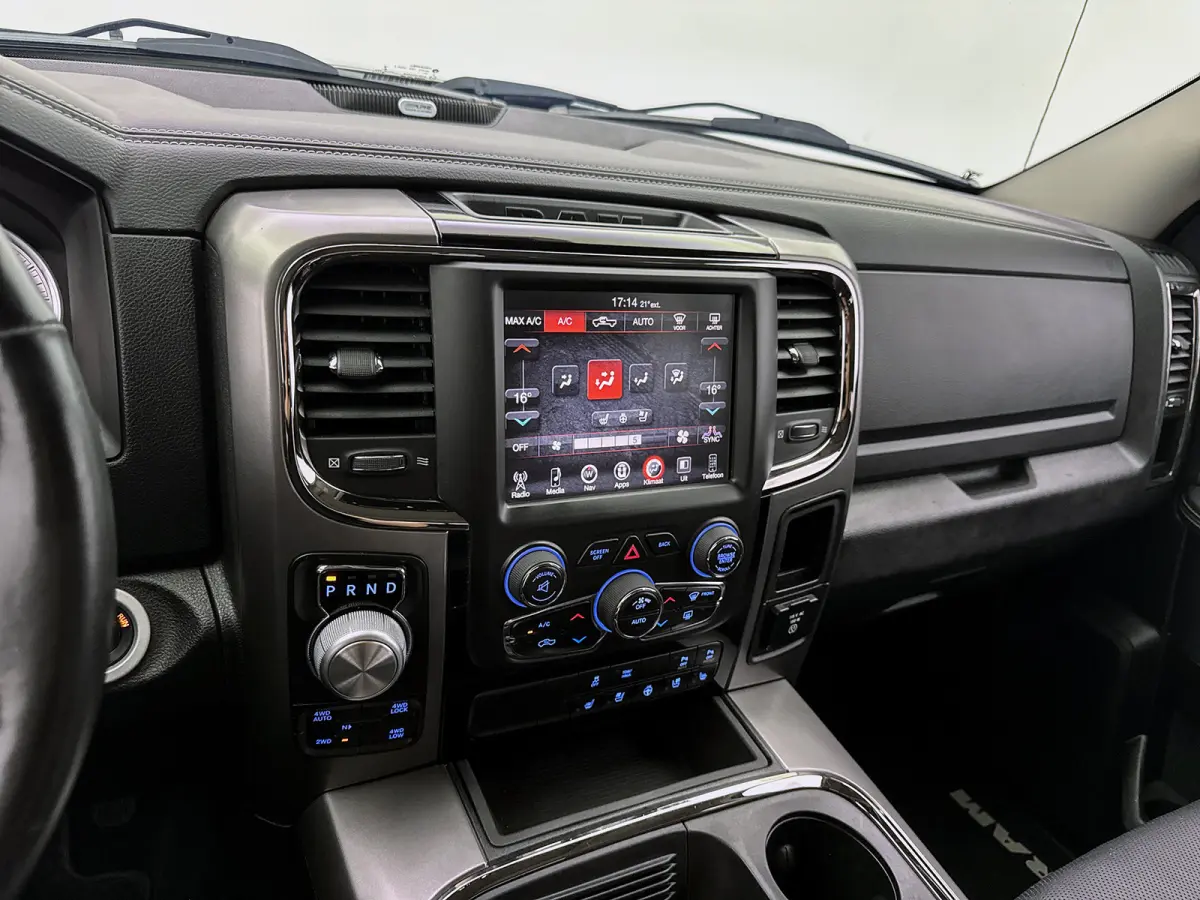1500 5.7 V8 Quad Cab 6'4 Pano Leder Prins LPG Alpine audio Trekhaak