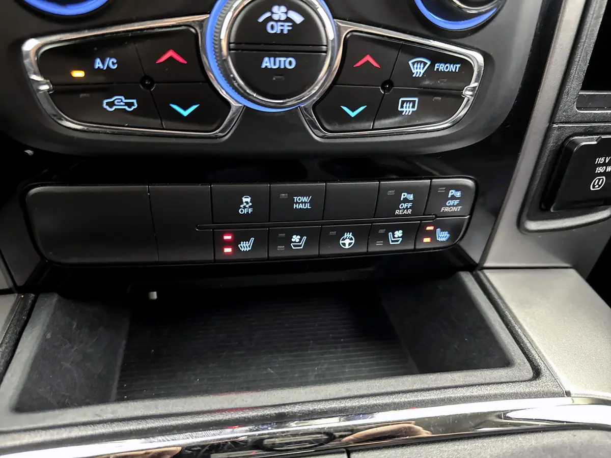 1500 5.7 V8 Quad Cab 6'4 Pano Leder Prins LPG Alpine audio Trekhaak