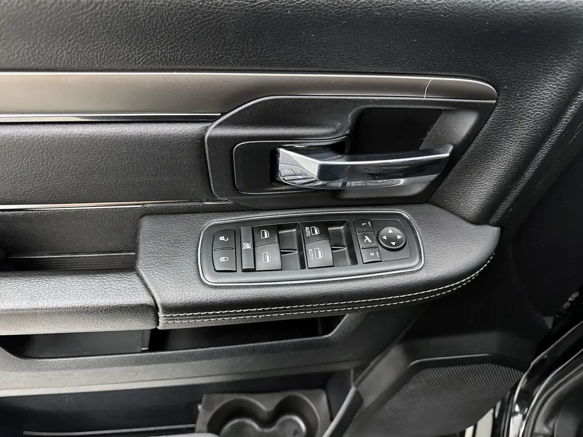 1500 5.7 V8 Quad Cab 6'4 Pano Leder Prins LPG Alpine audio Trekhaak