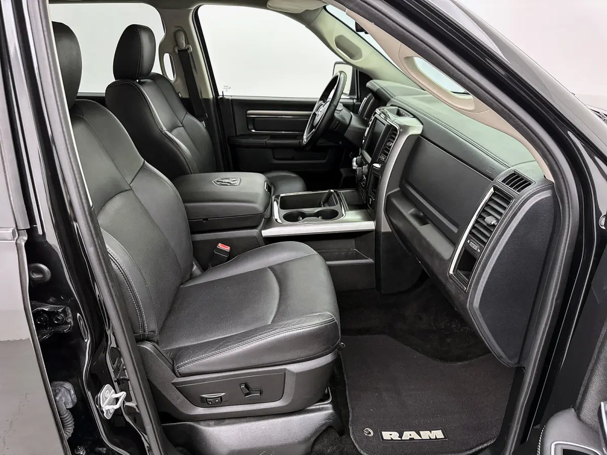 1500 5.7 V8 Quad Cab 6'4 Pano Leder Prins LPG Alpine audio Trekhaak