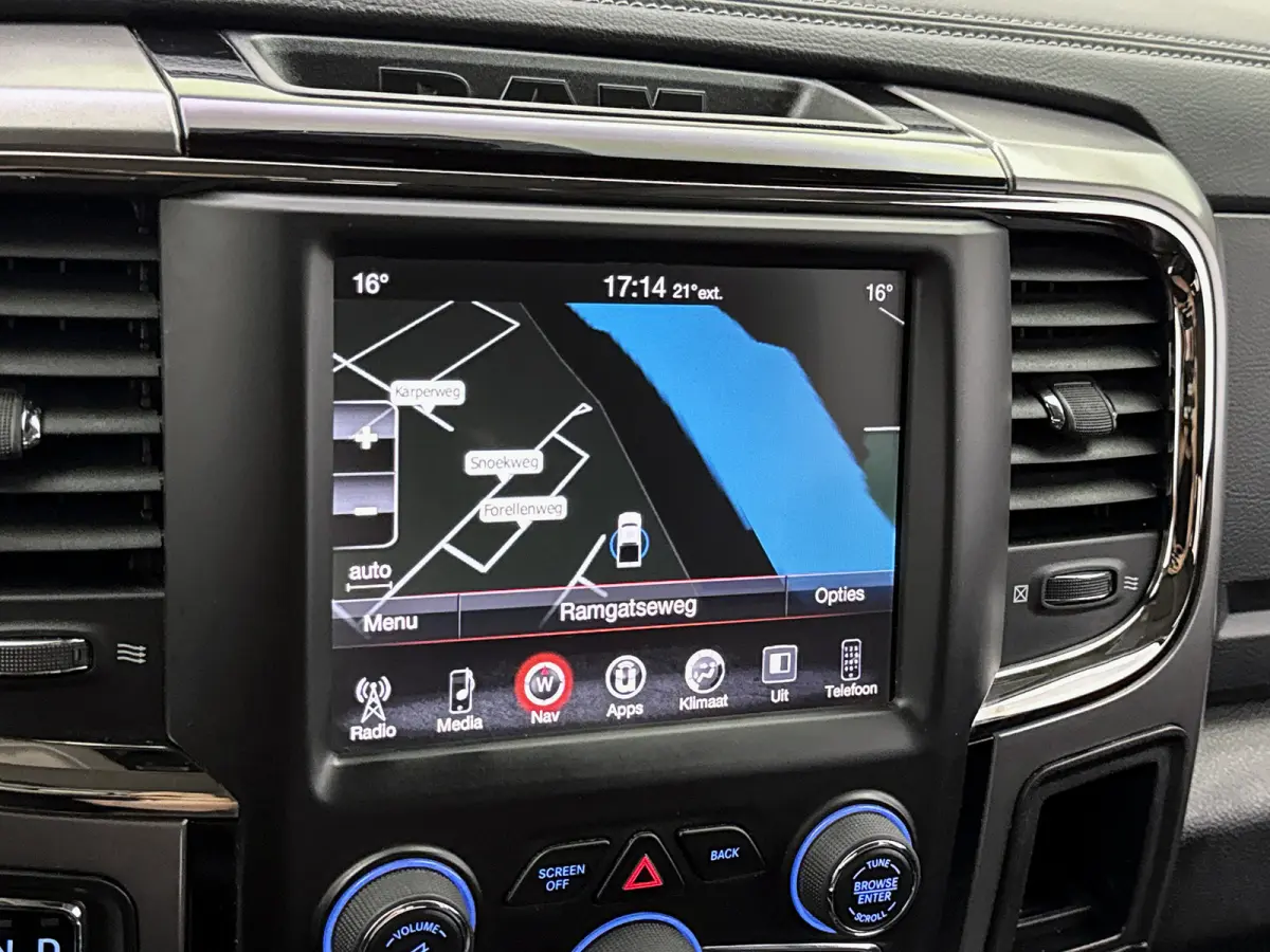 1500 5.7 V8 Quad Cab 6'4 Pano Leder Prins LPG Alpine audio Trekhaak