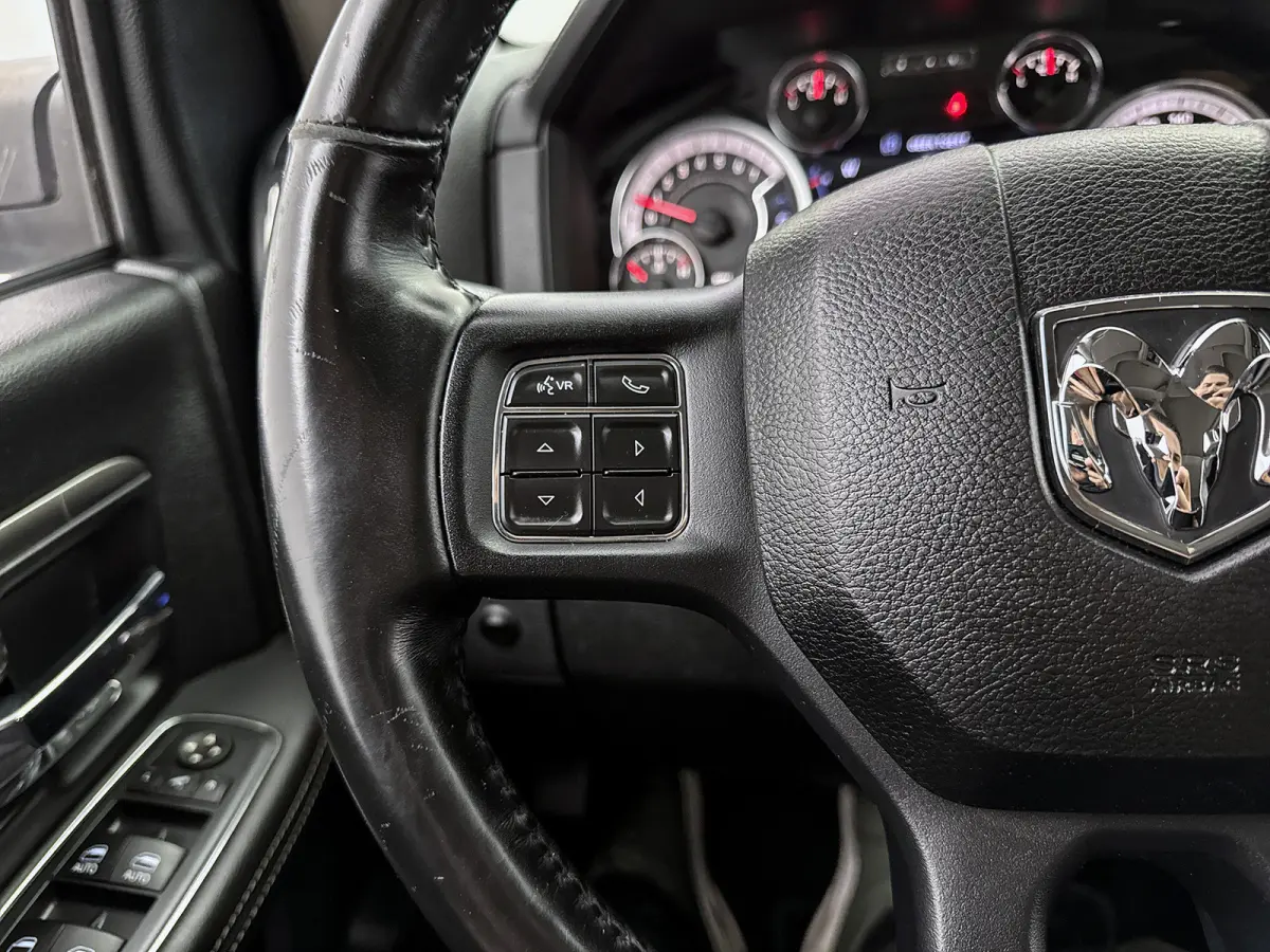 1500 5.7 V8 Quad Cab 6'4 Pano Leder Prins LPG Alpine audio Trekhaak